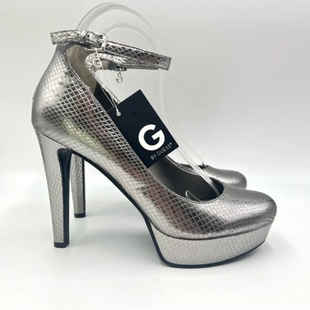 Guess Size 8.5‎ Silver Faux Vegan Leather Snakeskin Print Platform Heels Pumps